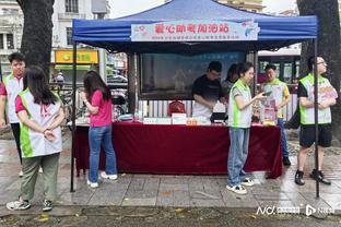 泰尔齐奇：布埃诺&施洛特贝克都在热身赛中伤到，布埃诺无法坚持